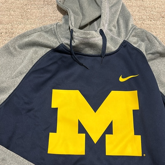 Nike Dri-Fit Michigan Sweatshirt - Picture 2 of 5